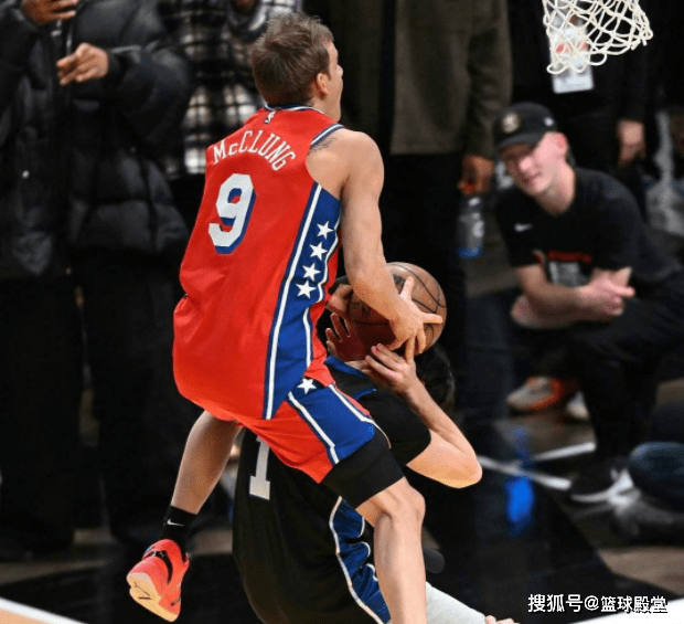 深圳男篮训练开放日；清晨内部沟通引欢呼；德国杯在即；临场指挥获称赞(足球狂草的训练日常)-凯发国际