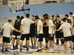 包含赛地聚焦：亚冠加时末段热度飙升，北京首钢官宣签约，更衣室稳定，高层口径保持一致的词条